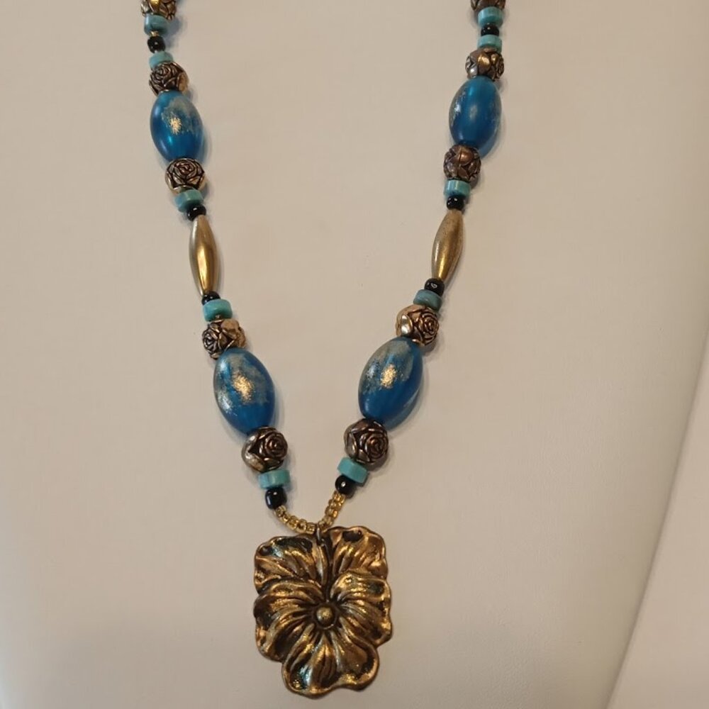 VTG 80s Statement Pc Beads Roses Gold Tone/Brass Pendant Oval Gold Flecked Swirl